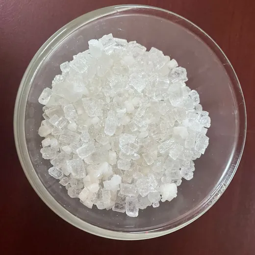 Sodium thiosulphate crystals
